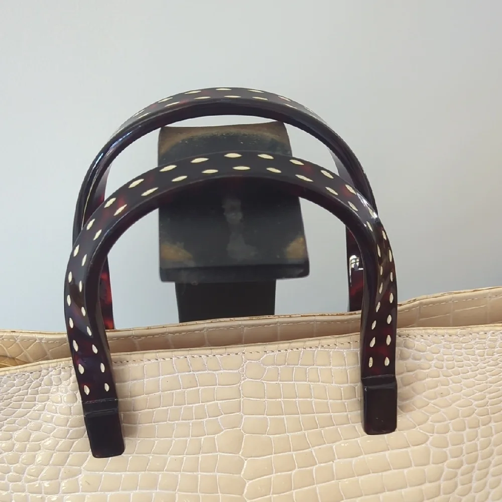 Vintage Crocodile-Embossed Purse Tortoise Acrylic Handle - Picture 2 of 9